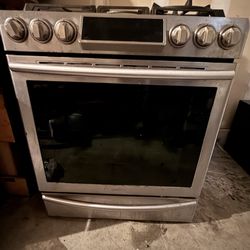 Samsung 30” Slide-In LP/Gas Convection Oven 5 Burner Range