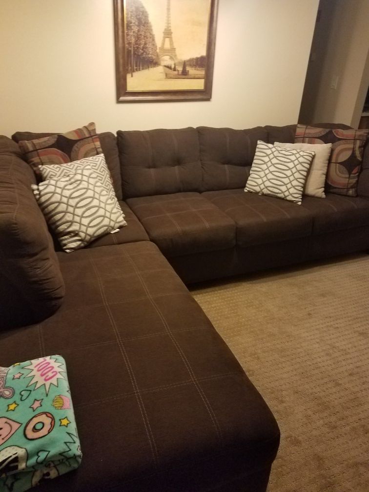 2 -PIECE SECTIONAL