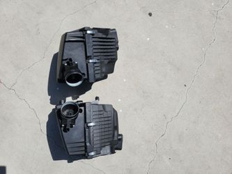 Pair of 2006–2010 BMW M5 (E60) or M6 (E63/E64)OEM Air Filter Boxes (Left/Right)