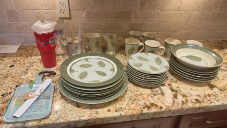 Used Dinnerware