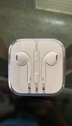 EarPods with 3.5 mm Headphone Plug