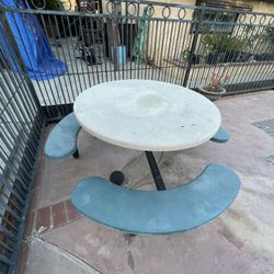 Round Table