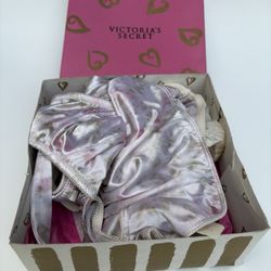 Vintage 90s Victoria’s Secret Second Skin Satin Bra Panty Set NWT Floral- L/7 & 34B