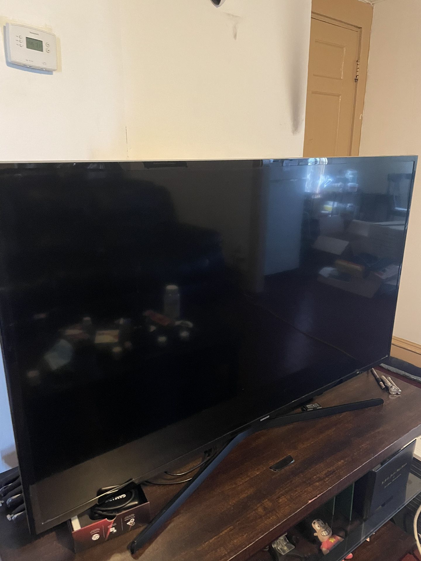 Samsung J5200 50” TV