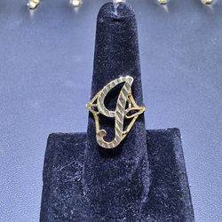 10kt YG Initial Ring. (C-1) SIZE 7. ASK FOR RYAN. #(contact info removed)96