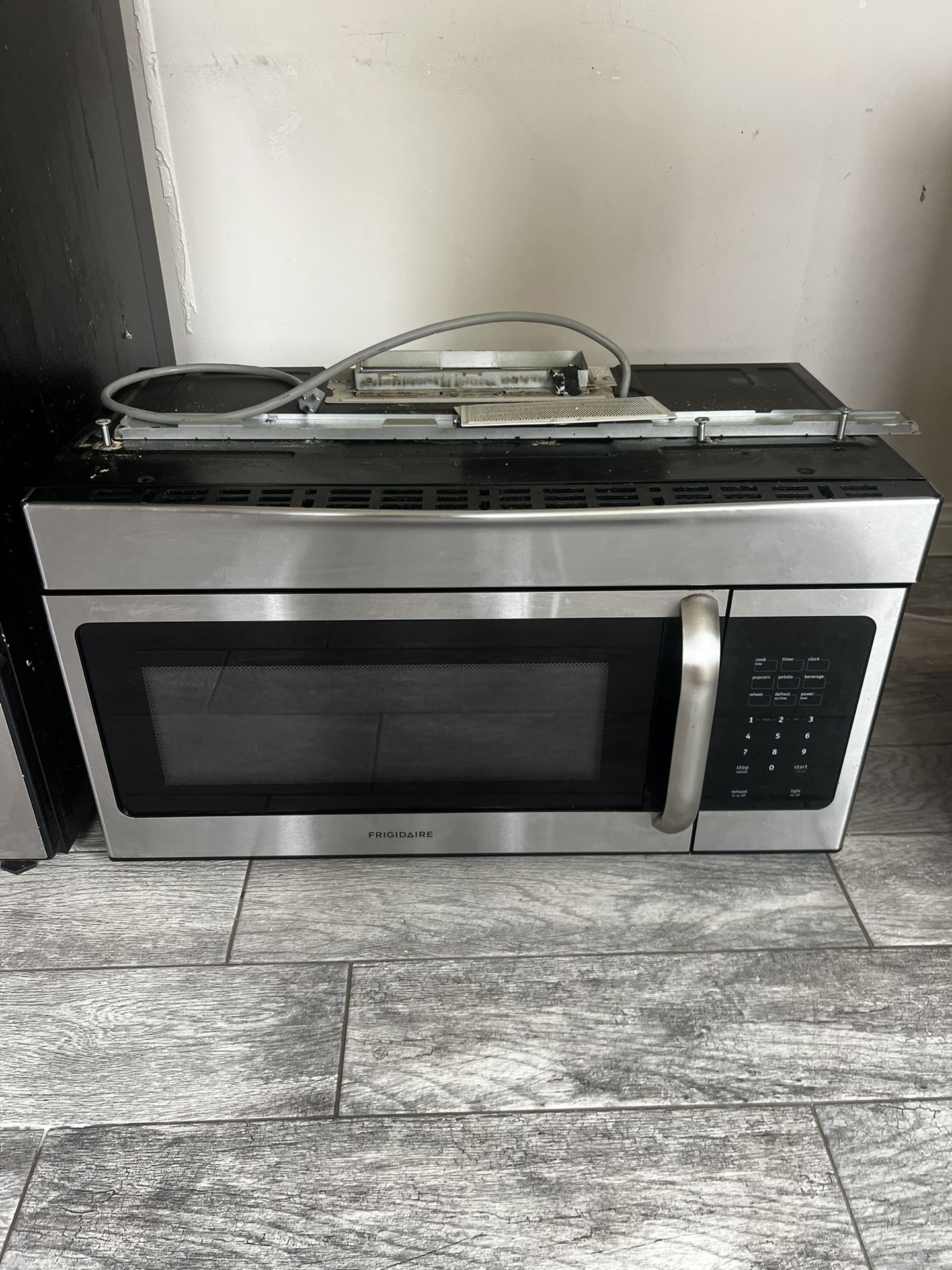BUILT IN MICROWAVE Frigidaire