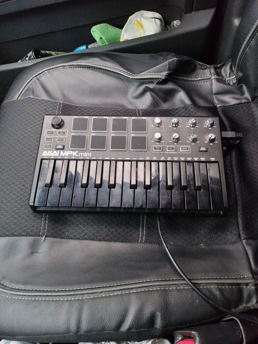 AKAI MPK mini