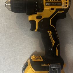 Dewalt 20V Max Brushless Atomic Series drill And Power Stack Battery 