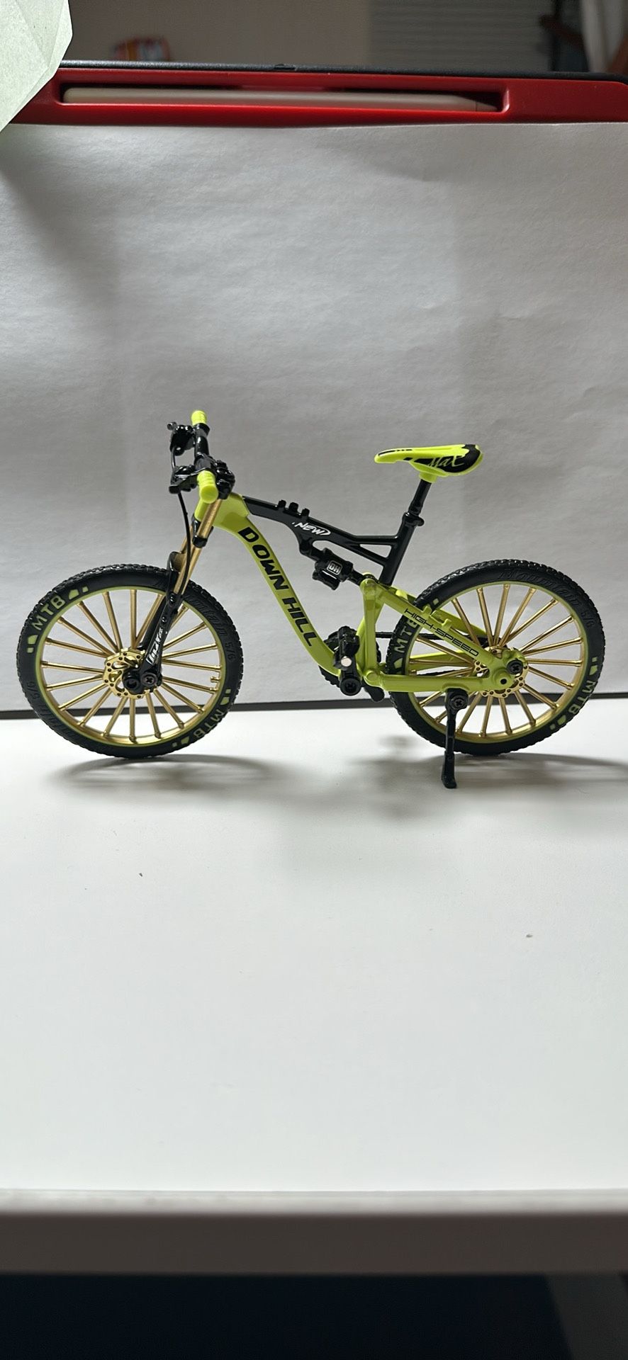 Alloy Model Downhill Bicycle Miniature Replica Toy Mountain Road Bike Ornament Creative Gift