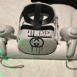 Meta Oculus Quest 2  W/ Anker Charging Dock 