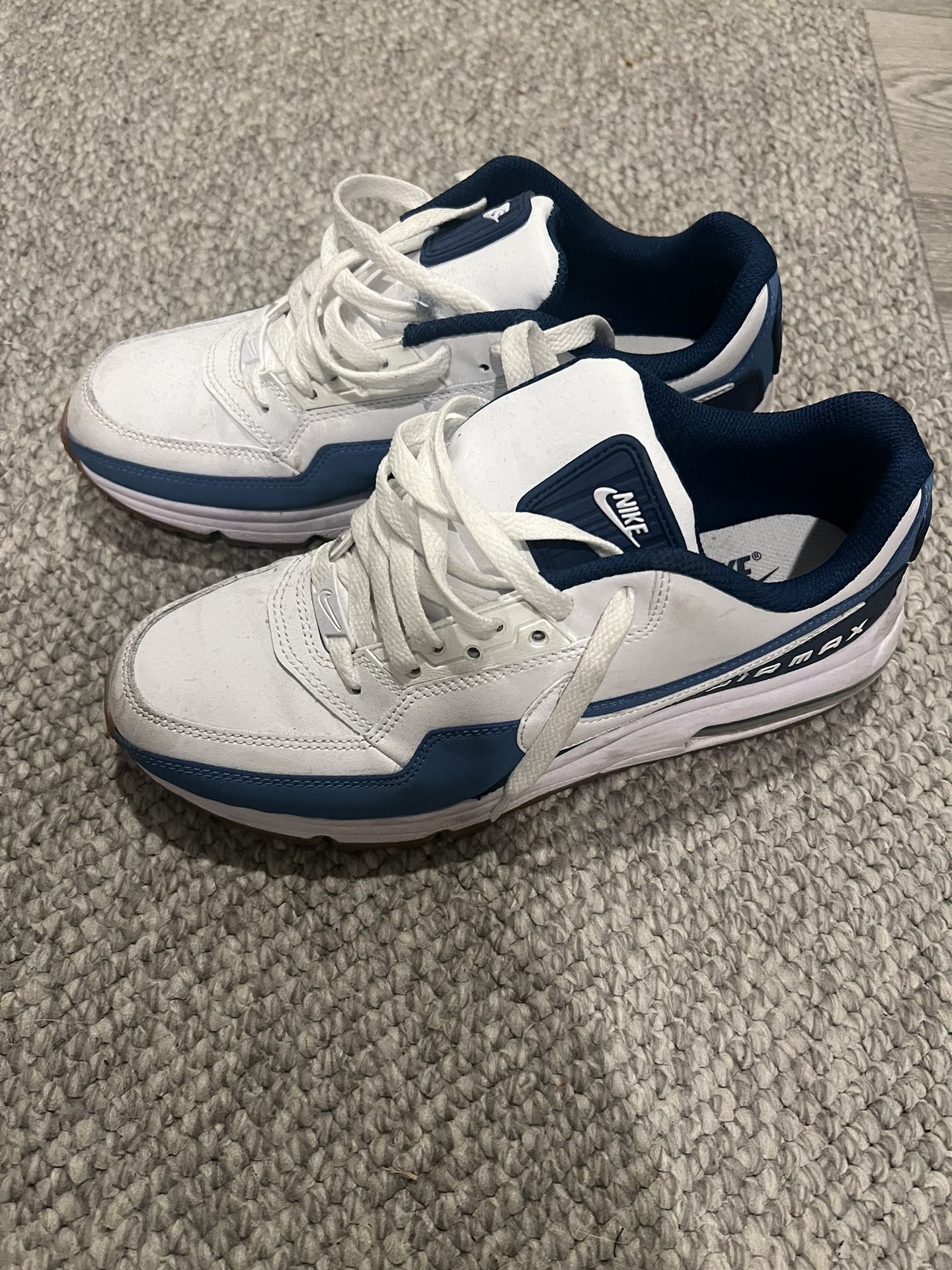 Nike Air Max - Mens Size 8