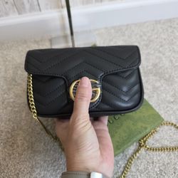 G.    G    Mini Crossbody Bag 