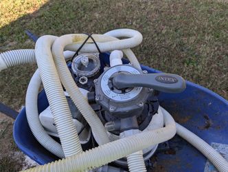 swimming pool pump/ filtration system.100$