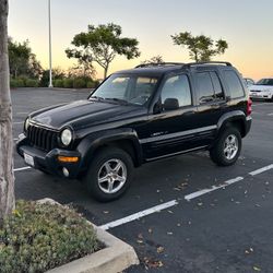 2002 Jeep Liberty Limited:  4x4, leather Interior 