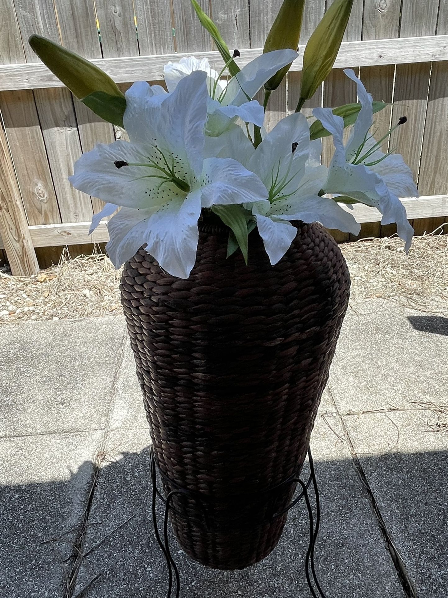 4ft Huge Lilly Flower Arrangement With Vase And Stand