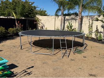 14-Foot Trampoline – Great Condition