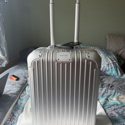 Rimowa Carry On 