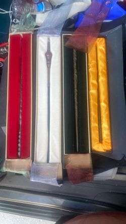 4 Different Harry Potter wands