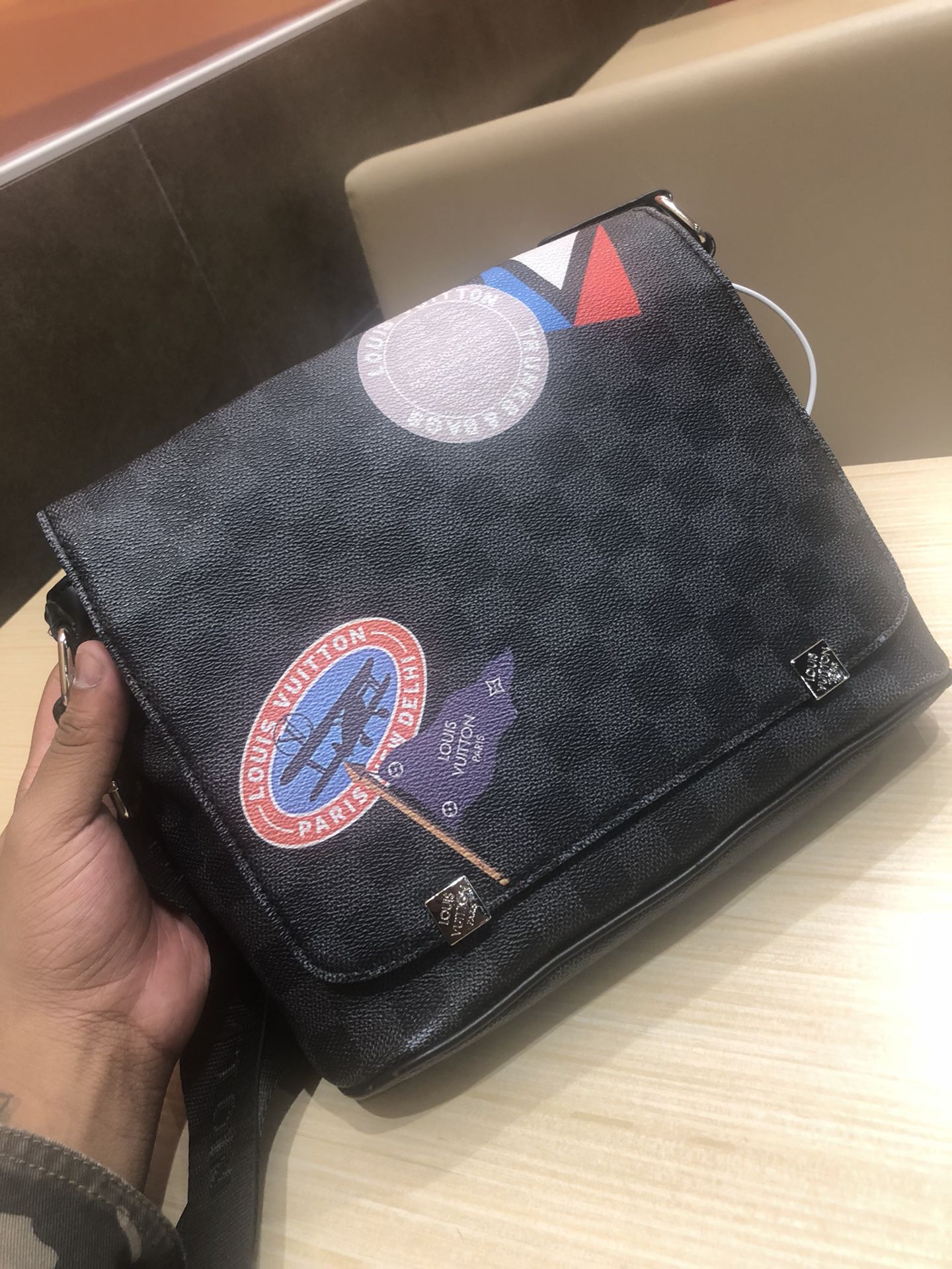 Louis Vuitton messenger bag 100% authentic