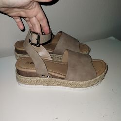 Soda Women's Topic Espadrille Wedge Sandal Beige Size 7 New W/O Box