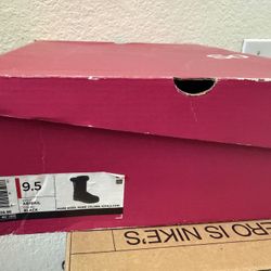 Size 9.5 So Boots Womens