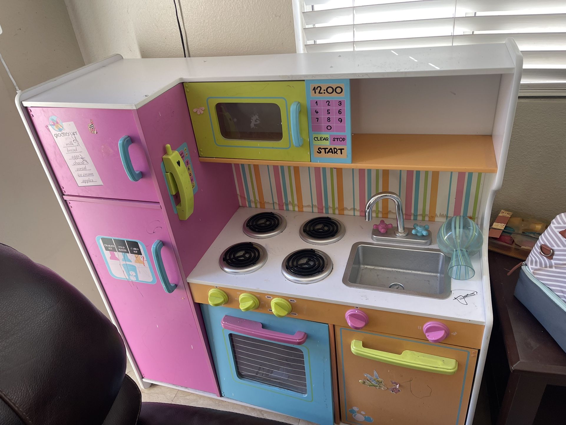 Kitchen Playhouse.