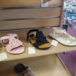 Girls / Baby / Kids sandals, slippers - $14.99 per pair( NEW ) Size - 5. 6. 7. 8 .9. 10. White, pink