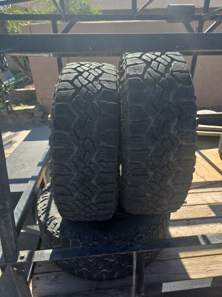 275/65/18 2 Tires Almost New $230 O.b.o