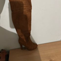 Boots Over The Knee 9.5