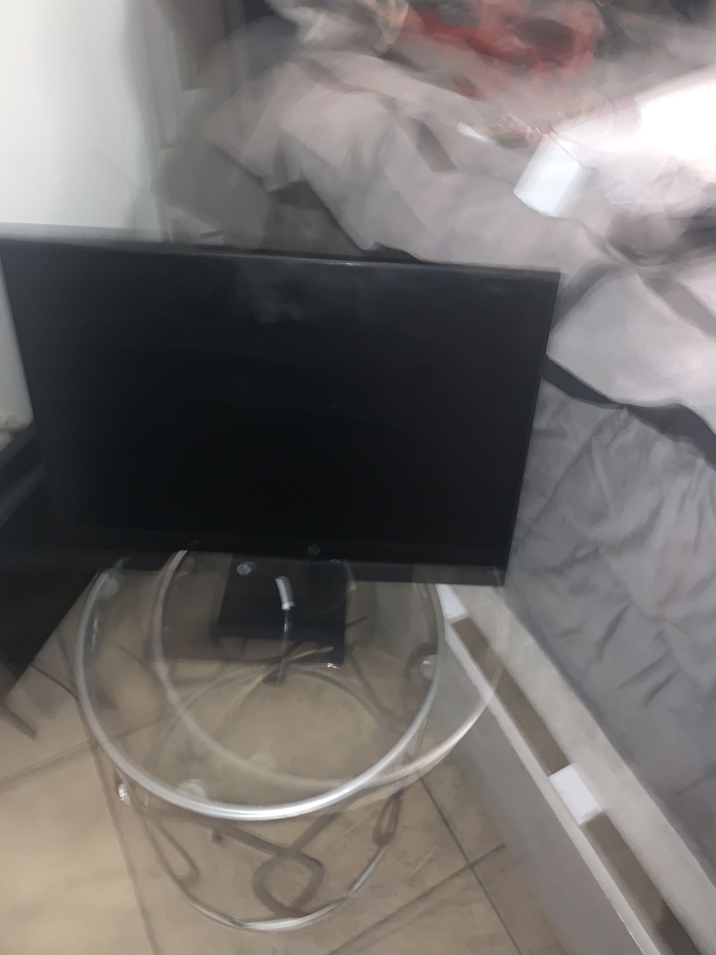 HP DESKTOP MONITER NEWER PERFECT CONDITION