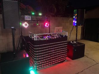 DJ