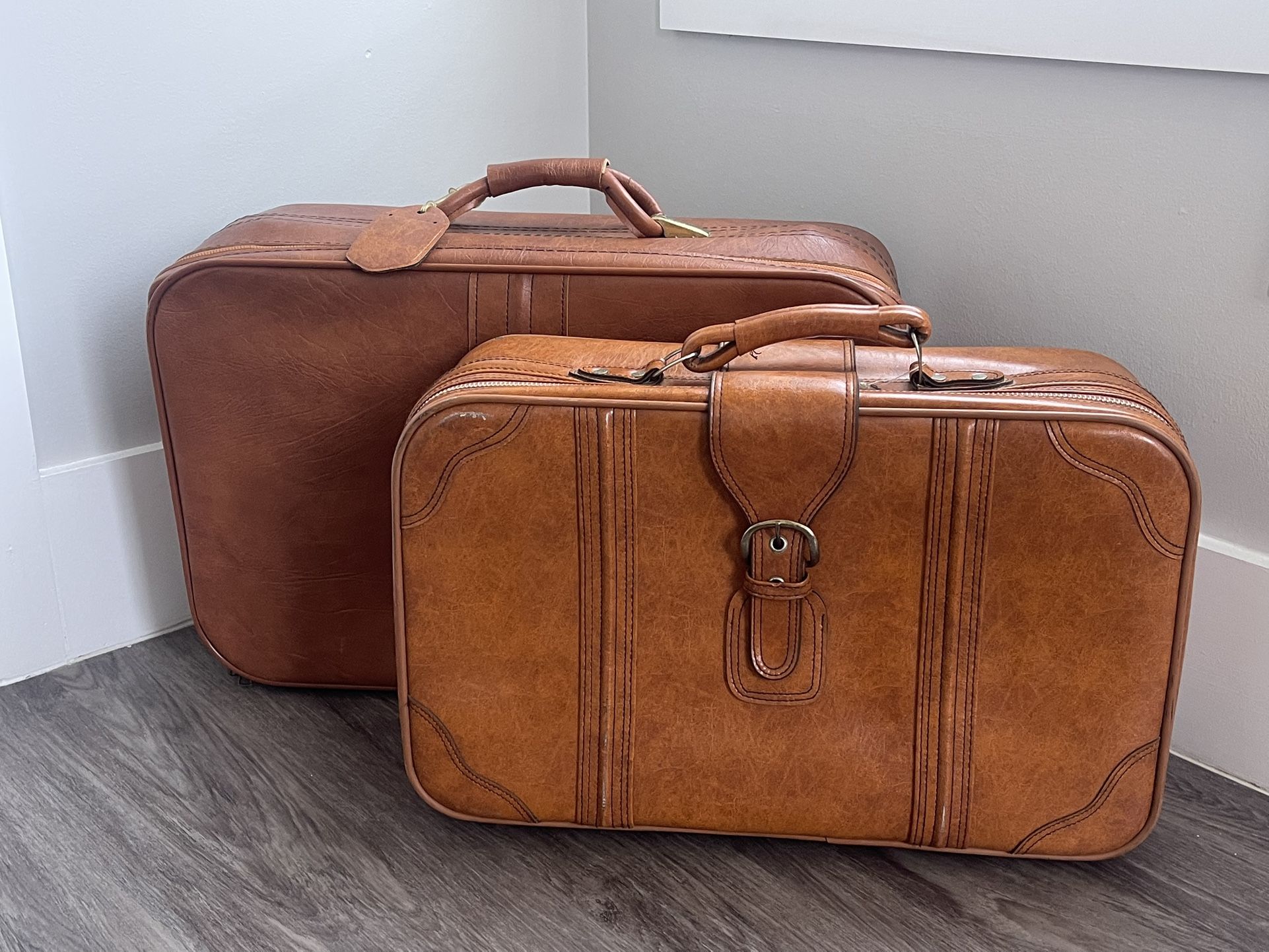 Vintage Set Of Leather Suitcases (Some Wear & Tear)