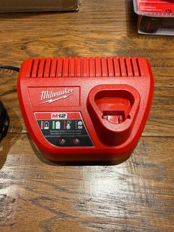 Milwaukee M12 Lithium-Ion Battery Charger (48-59-2401)
