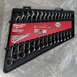 Milwaukee Metric Ratcheting Combination Wrench Set (15-Piece)