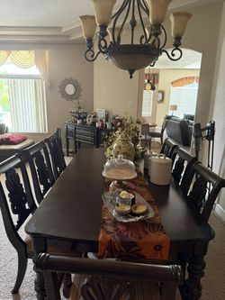 Dinning Table With Chairs