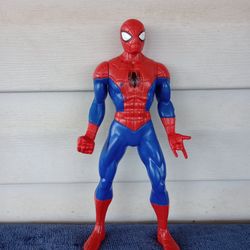 Marvel Spider-Man Action Figure, 9.5-Inch Scale Action Figure Toy, Comics-Inspired Design, For Kids Ages 4 And Up