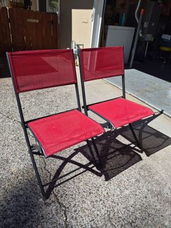 👍Matched PAIR OUTDOOR RED Folding Chairs-Excellent Condition!