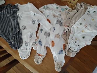 Baby clothes newborn to 3 months