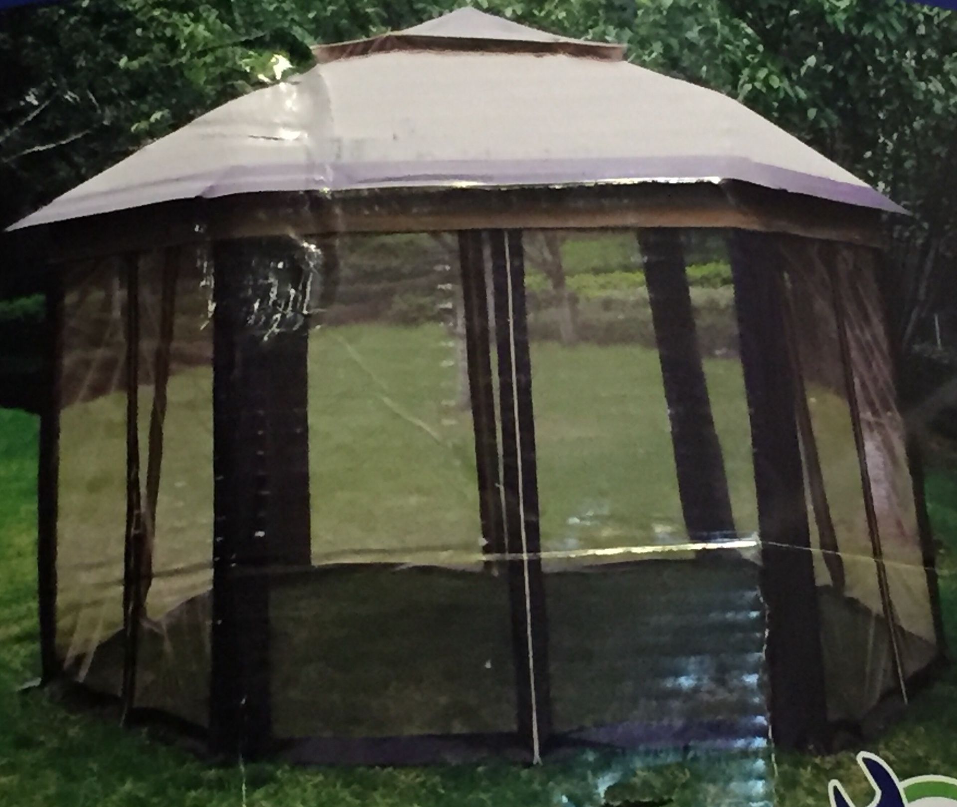 Hexagon Sun shelter canopy w/netting 112 ft.²