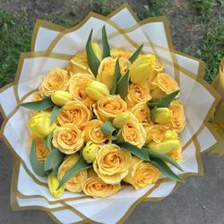 $50 Roses/tulips/ Ramo Bouquet