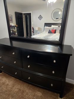 Queen Bedroom Set
