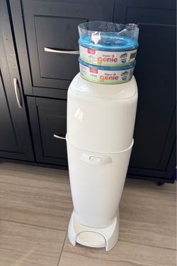 Diaper Genie Pail with 2 Refill Rings