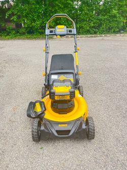 Like new dewalt 2x20v push mower(mower only) it works excellent 3-in-1