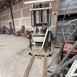 Grown Fork Lift