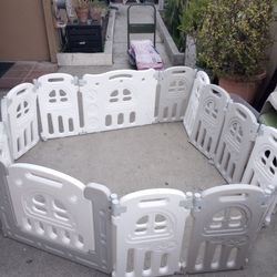 DOG PLAY PEN OR FOR CHILD