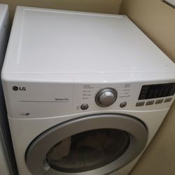 Washing And Dryer LG- Barely Used 