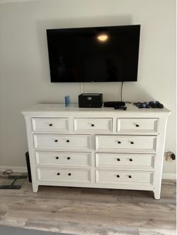 Bedroom set