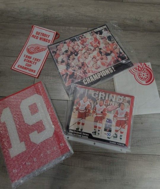 Various Detroit Red Wings Collector Items