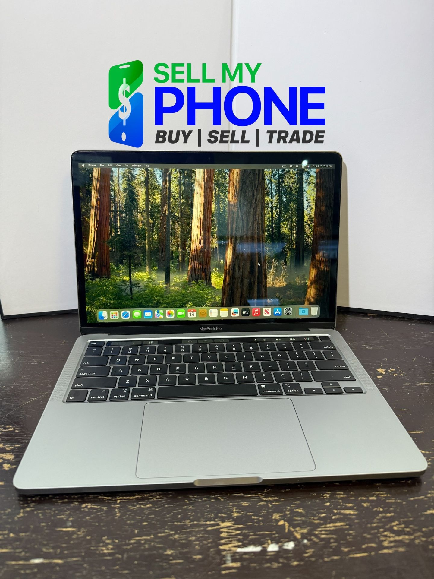 MacBook Pro 13" (2020): 1.4 GHz Intel Core i5, 8GB RAM, 256GB SSD