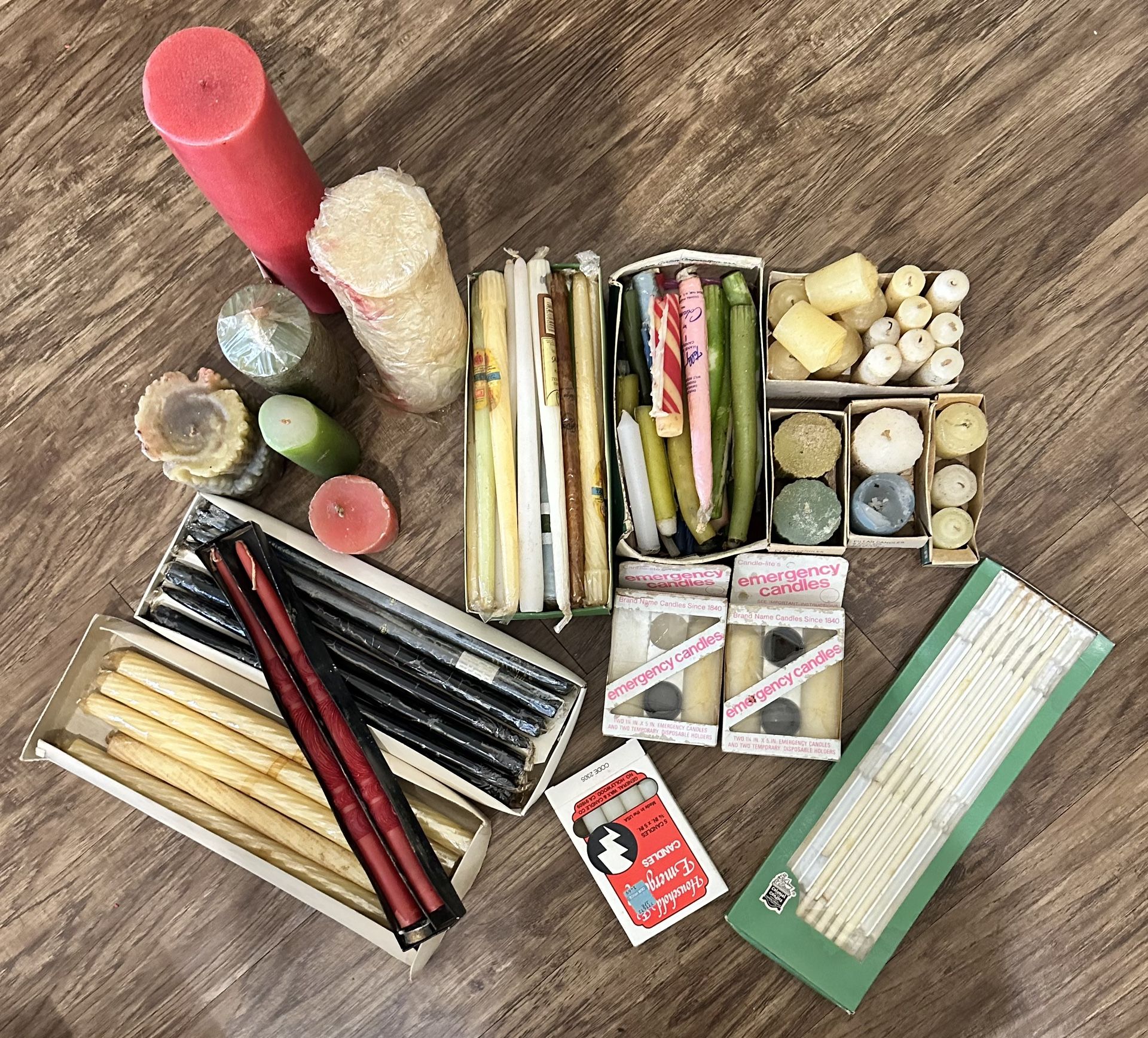 NICE! Lot of Variety of Candles in different sizes